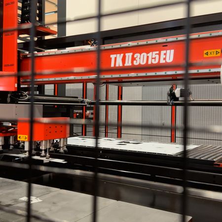 Der AMADA TK II 3015 EU macht Schluss mit zeitraubendem manuellen Sortieren!